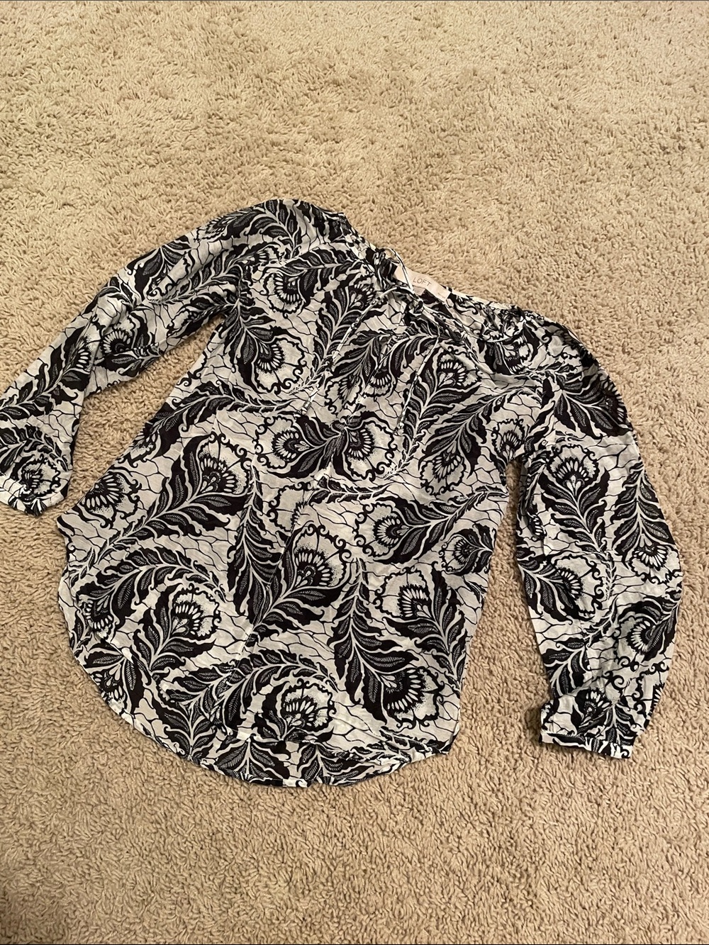 Navy & White Floral Long-Sleeve sh